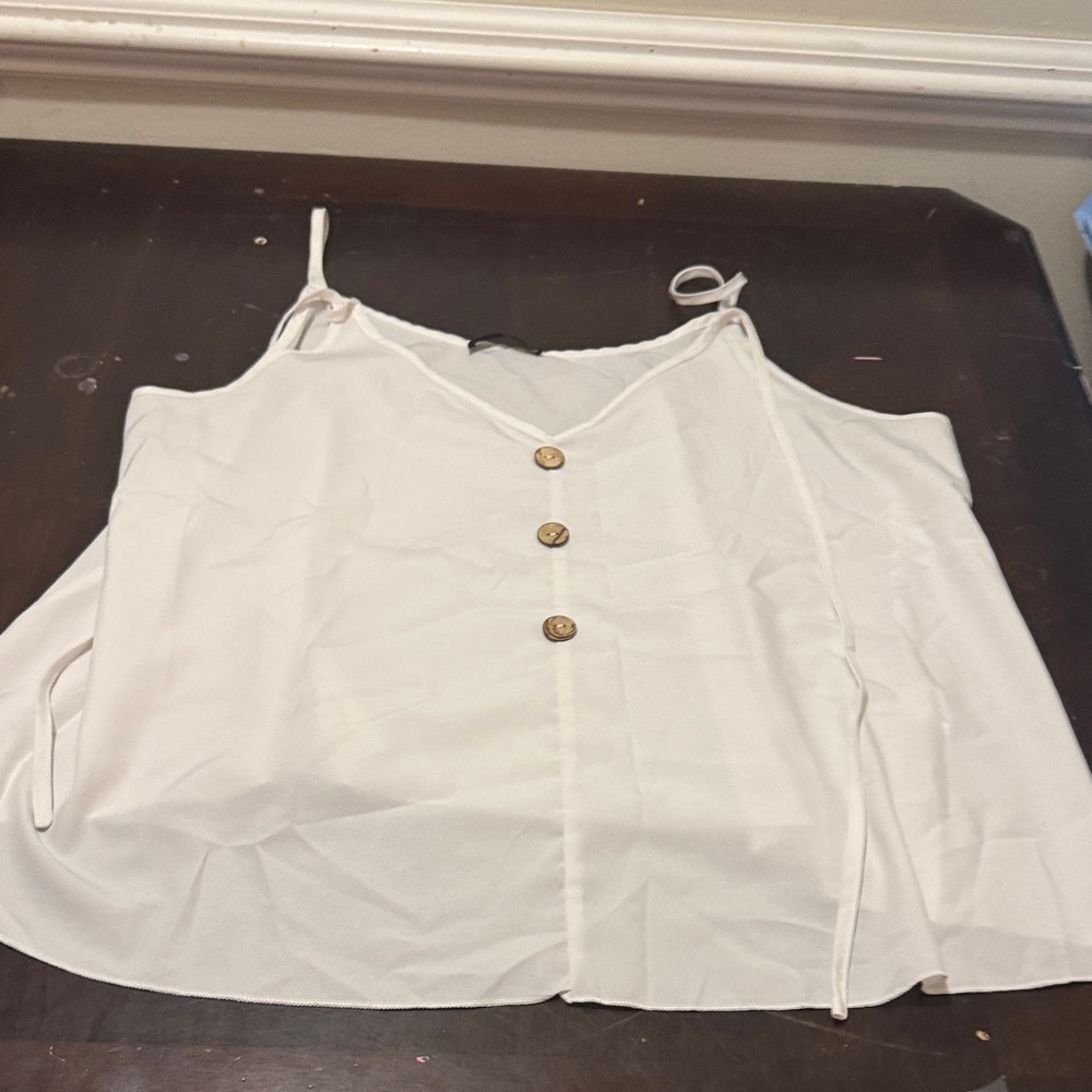 Elegant White Buttoned Women's Top